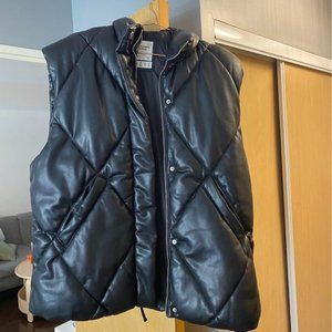 ABERCROMBIE OVERSIZED BLACK VEST